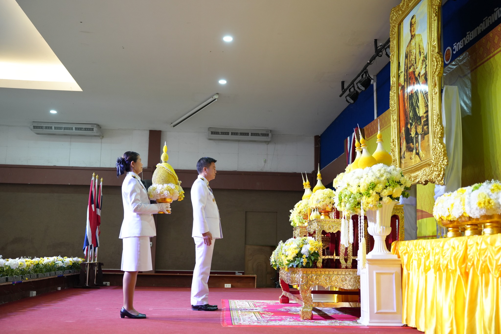 title - ร่วมพิธีถวายราชสักการะ เนื่องใน “วันพระบาทสมเด็จพระพุทธยอดฟ้าจุฬาโลกมหาราช และวันที่ระลึกมหาจักรีบรมราชวงศ์” 